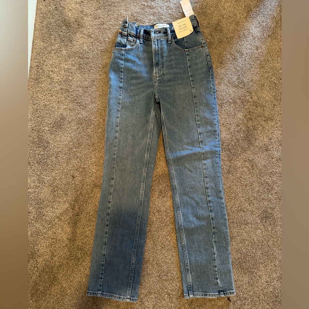 NWT abercrombie 90s straight jeans size 2 regular